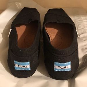 Toms canvas sneakers